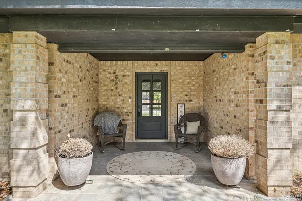 $528,999 | 340 Sollock Drive, Devine, TX 78016