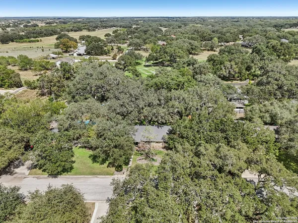 $528,999 | 340 Sollock Drive, Devine, TX 78016