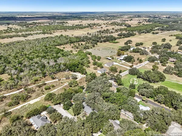 $528,999 | 340 Sollock Drive, Devine, TX 78016