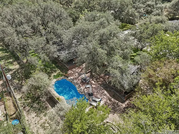 $528,999 | 340 Sollock Drive, Devine, TX 78016