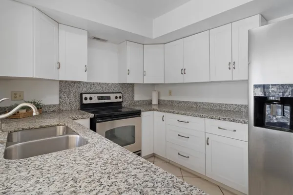 $750,000 | 2129 Northeast 60th Street, Fort Lauderdale, FL 33308