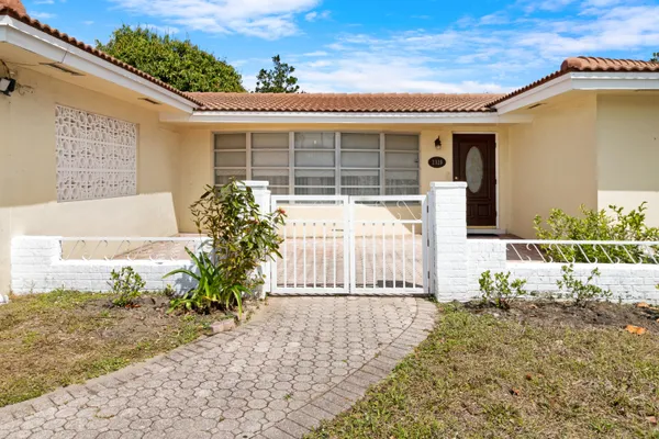 $750,000 | 2129 Northeast 60th Street, Fort Lauderdale, FL 33308