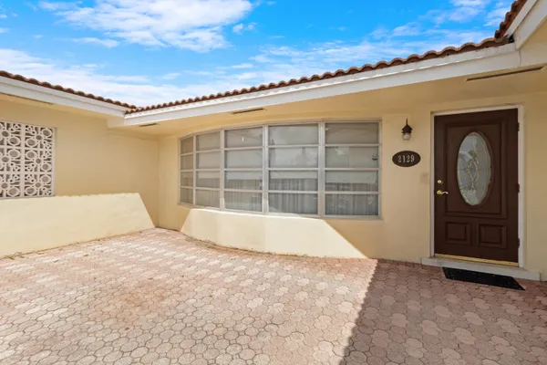 $750,000 | 2129 Northeast 60th Street, Fort Lauderdale, FL 33308