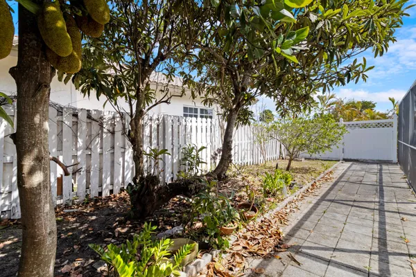 $750,000 | 2129 Northeast 60th Street, Fort Lauderdale, FL 33308