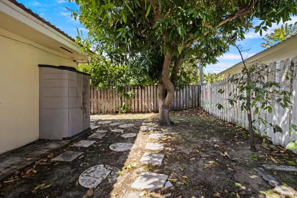 $750,000 | 2129 Northeast 60th Street, Fort Lauderdale, FL 33308