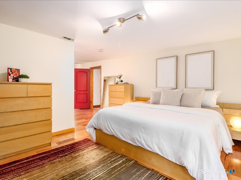 106 East Hunting Ridge Road Stamford, CT 06903 - Photo 14 of 40