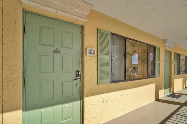 $186,000 | 1423 Meadows Circle West, Boynton Beach, FL 33436