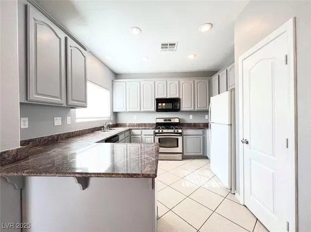 $1,950 | 6299 Maidenhair Fern Court, Las Vegas, NV 89141