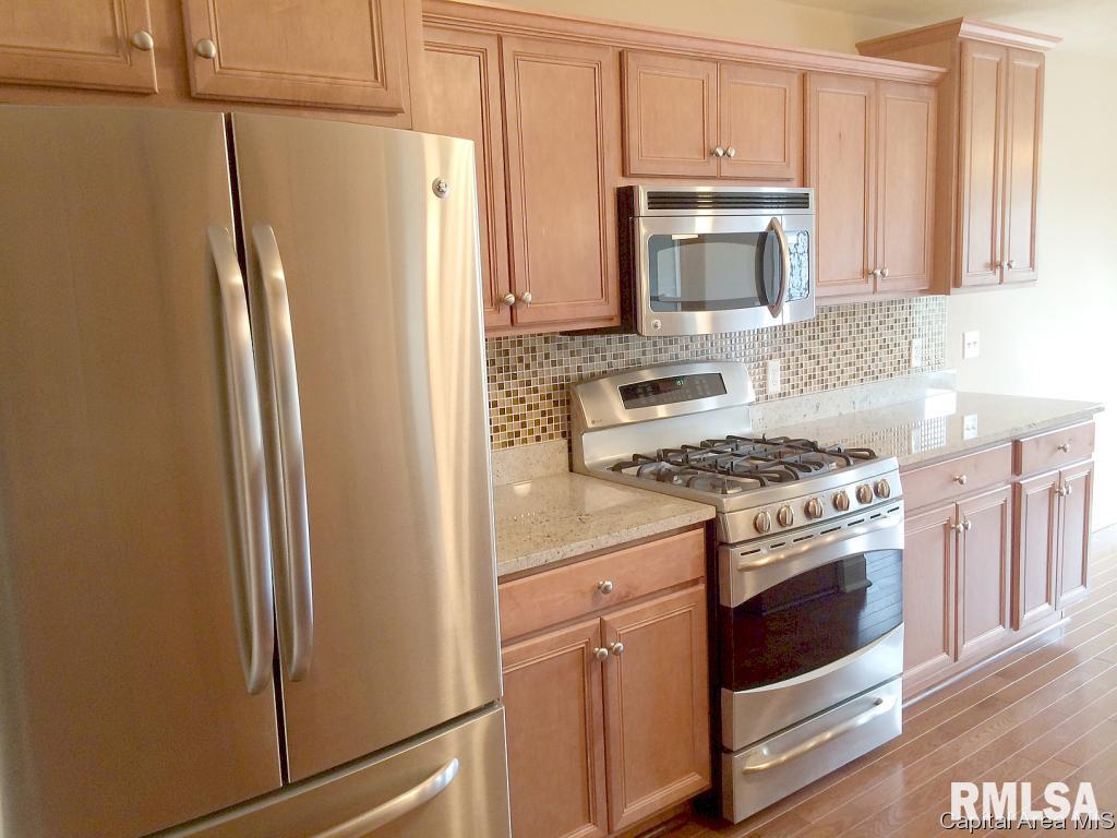 3314 Mackinaw Lane Springfield, IL 62711 - Photo 3 of 31 Gallery Image 3