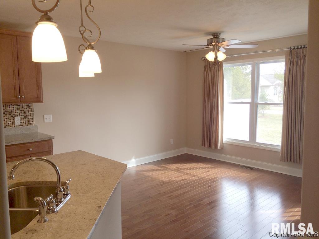 3314 Mackinaw Lane Springfield, IL 62711 - Photo 7 of 31 Gallery Image 7