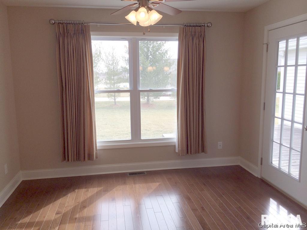 3314 Mackinaw Lane Springfield, IL 62711 - Photo 8 of 31 Gallery Image 8