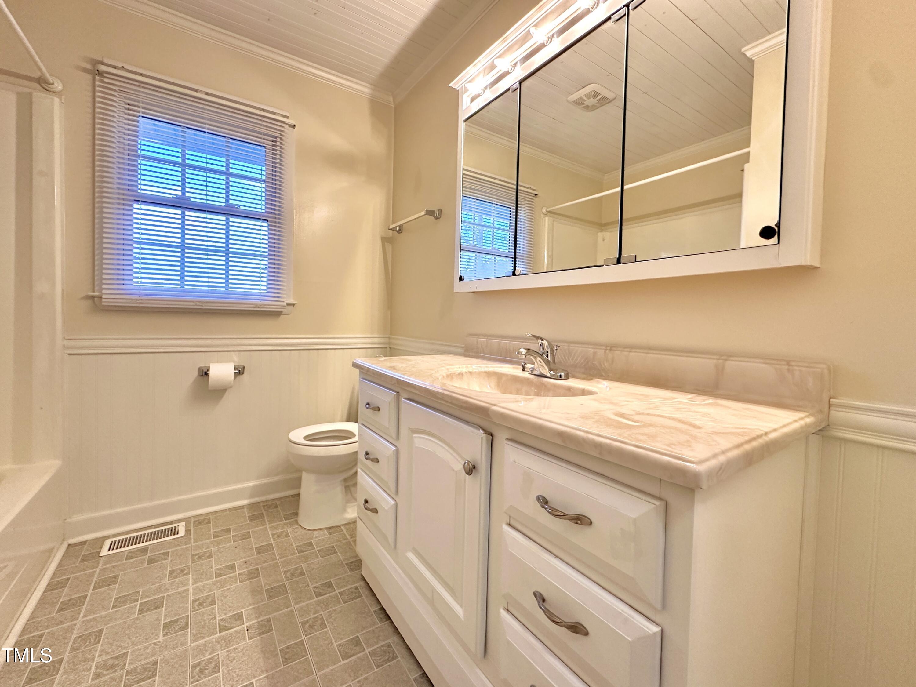 1049 Jackson Royster Road Henderson, NC 27537 - Photo 10 of 22 IMG_0068