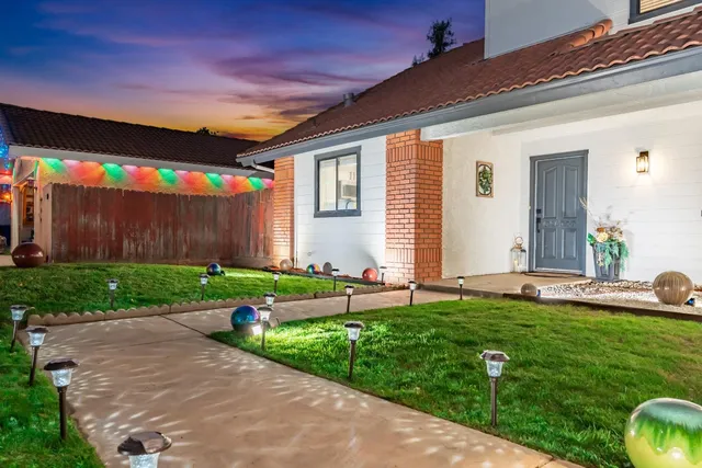 $515,000 | 2094 East El Paso Avenue, Fresno, CA 93720