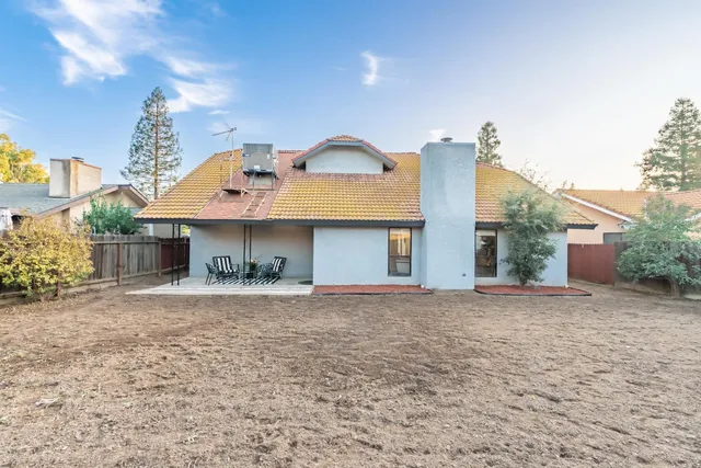 $515,000 | 2094 East El Paso Avenue, Fresno, CA 93720