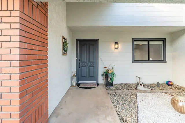 $515,000 | 2094 East El Paso Avenue, Fresno, CA 93720