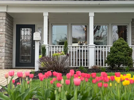 a view of a back yard of the house