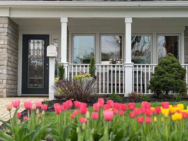 $675,000 | 419 East Drury Lane, Barrington, IL 60010