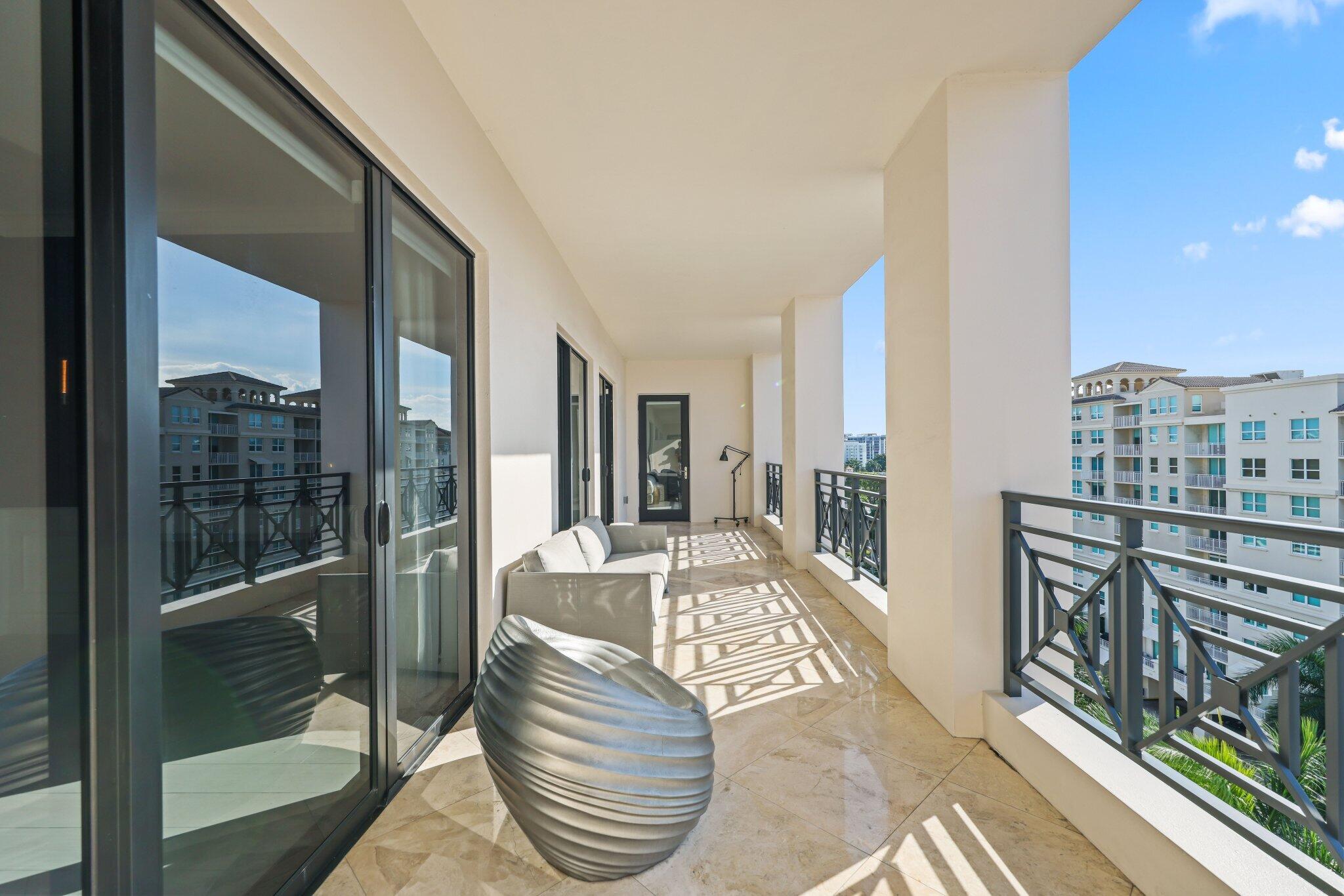 200 East Palmetto Park Road, Unit 811 Boca Raton, FL 33432 - Photo 34 of 44 a living room with furniture