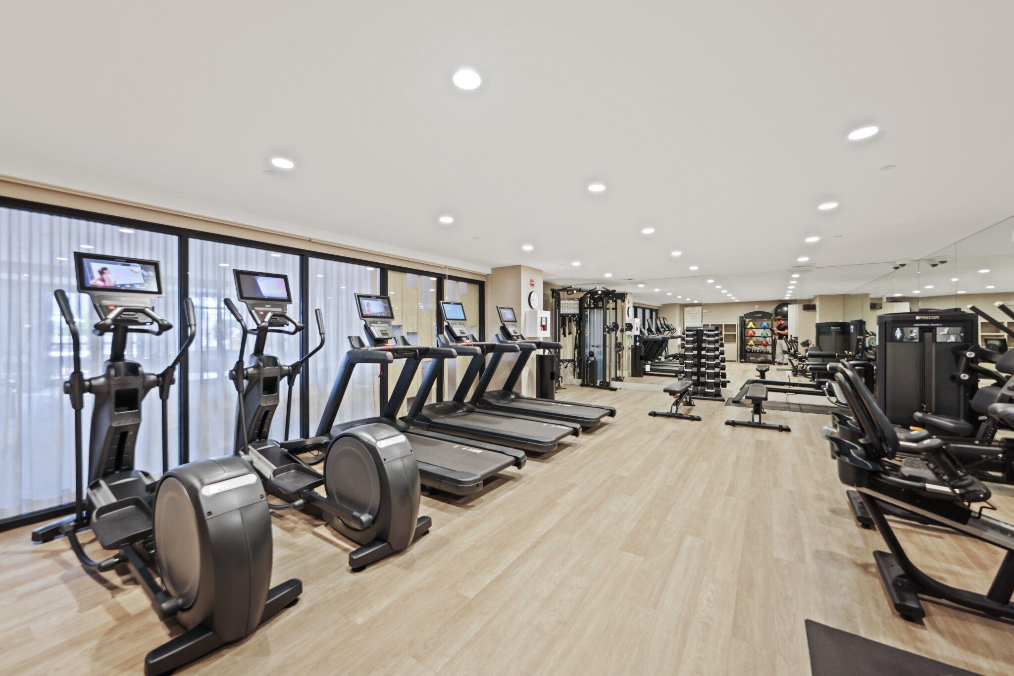 200 East Palmetto Park Road, Unit 811 Boca Raton, FL 33432 - Photo 40 of 44 a view of a room with gym equipment