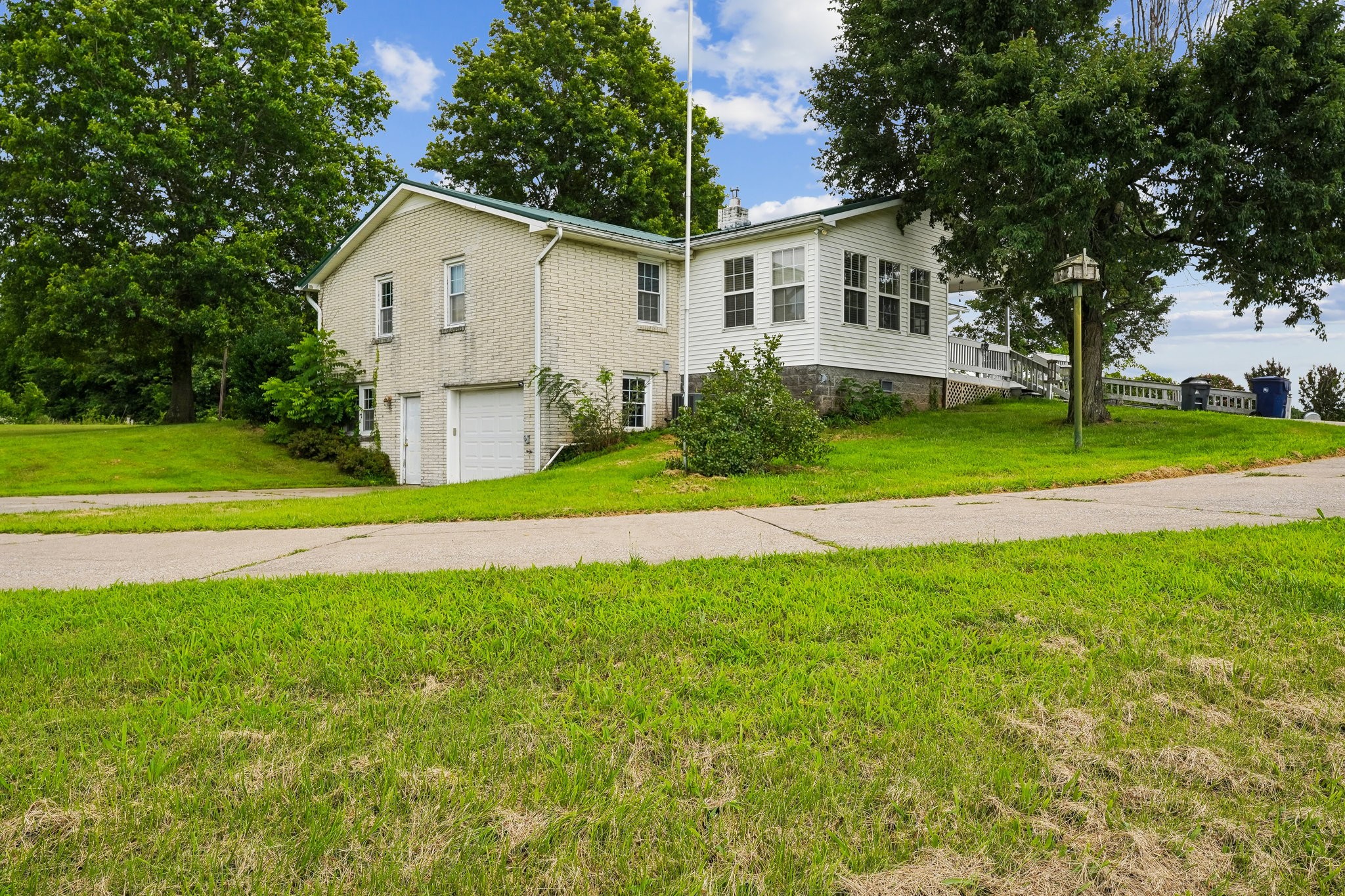 2165 Petty Road Charlotte, TN 37036 - Photo 3 of 75