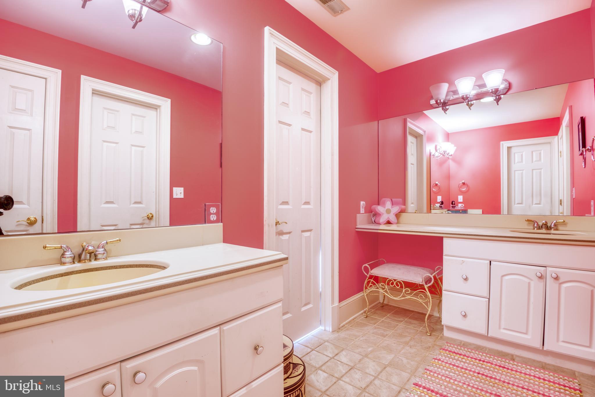1400 Magers Landing Road Monkton, MD 21111 - Photo 29 of 46 Shared Bathroom with 2 Separate Sink/Vanity