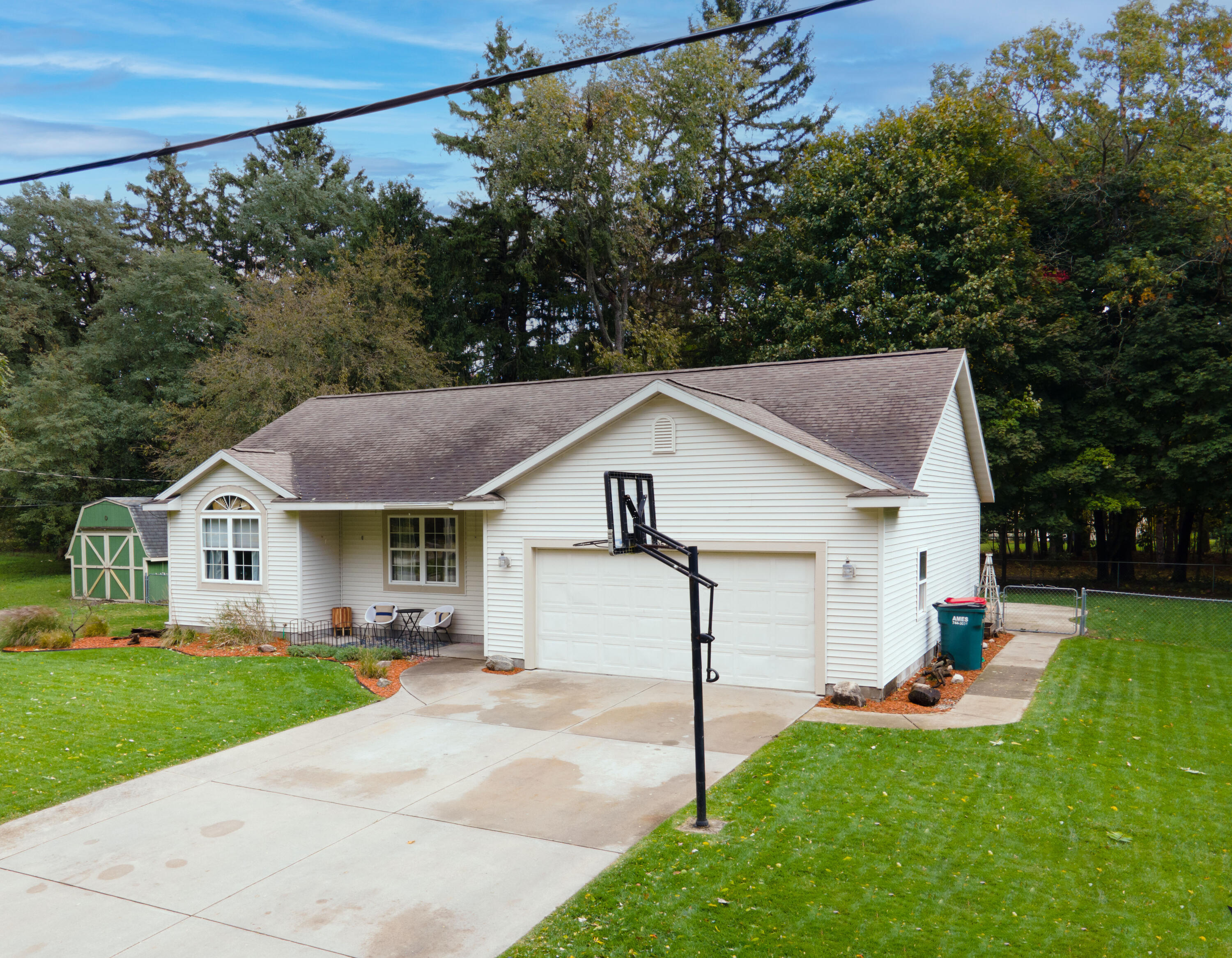 954 Andree Road Muskegon, MI 49445 - Photo 2 of 34 1. Front Right Corner