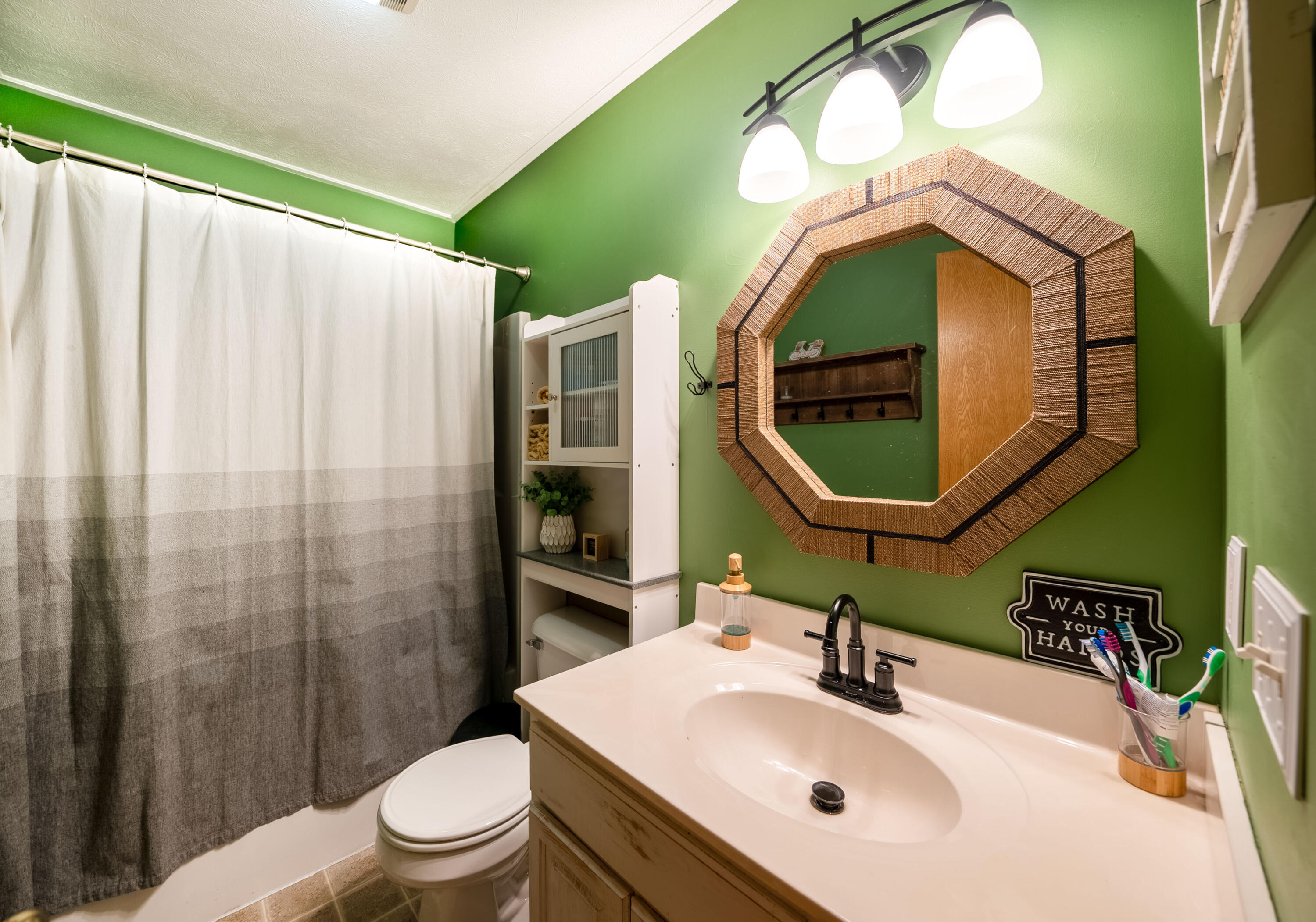 954 Andree Road Muskegon, MI 49445 - Photo 28 of 34 29. Bathroom 1