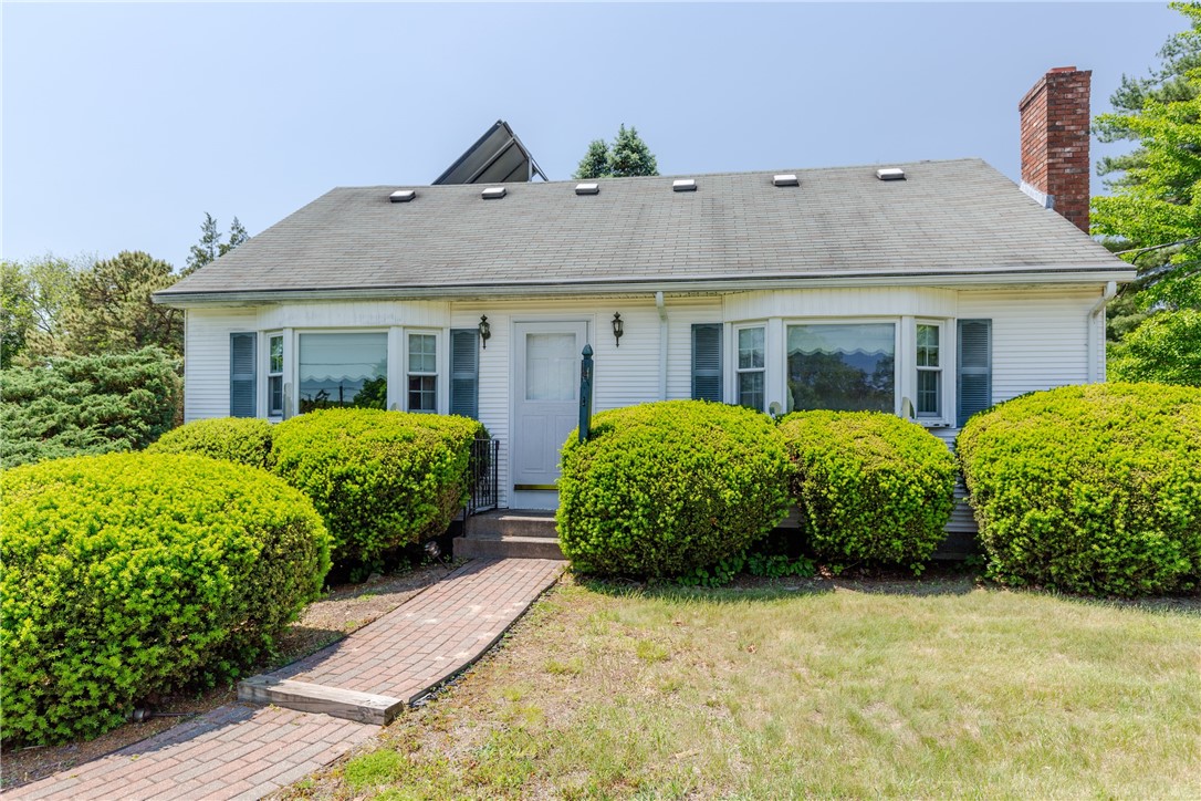 14 Meadow View Drive Smithfield, RI 02917 - Photo 3 of 39 Front walkway