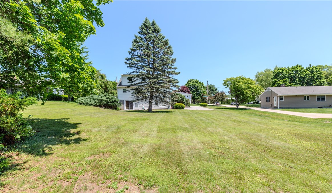 14 Meadow View Drive Smithfield, RI 02917 - Photo 36 of 39 Yard