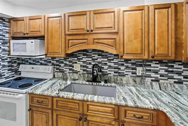 $214,739 | 925 North Halifax Avenue, Unit 103, Daytona Beach, FL 32118