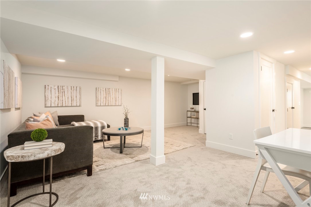 725 North 67th Street, Unit 1 Seattle, WA 98103 - Photo 14 of 18