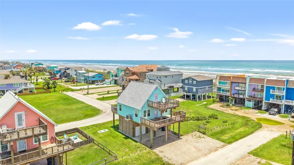 $439,000 | 110 Pelican Place, Surfside Beach, TX 77541