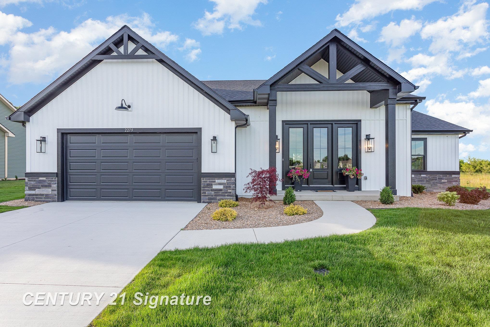 2279 Holly Ridge Lane Standish, MI 48658 - Photo 1 of 41 Gallery Image 1