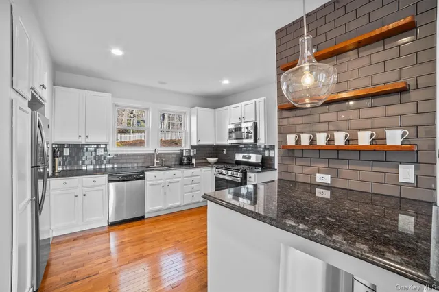 $950,000 | 14 Mark Mead Road, Cross River, NY 10518