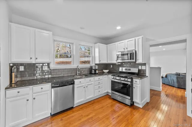 $950,000 | 14 Mark Mead Road, Cross River, NY 10518