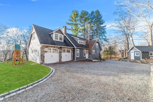 $950,000 | 14 Mark Mead Road, Cross River, NY 10518