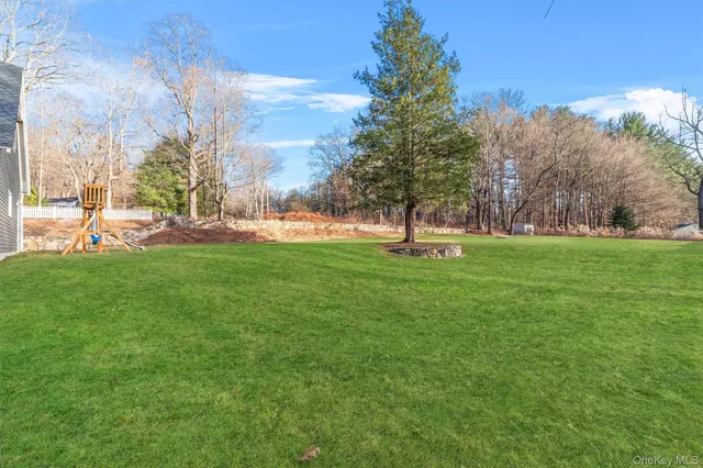 $950,000 | 14 Mark Mead Road, Cross River, NY 10518