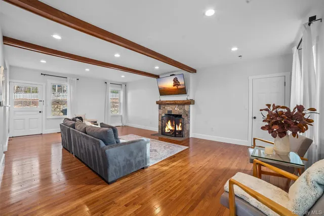 $950,000 | 14 Mark Mead Road, Cross River, NY 10518