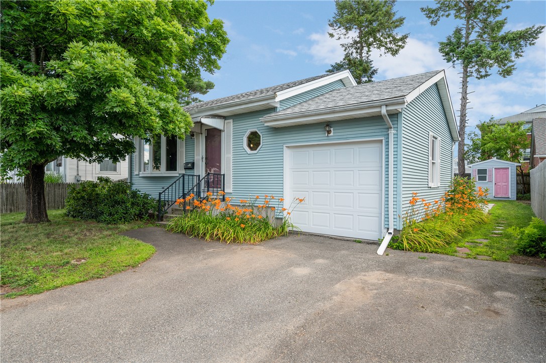 84 Rowe Avenue Pawtucket, RI 02861 - Photo 1 of 20 Gallery Image 1