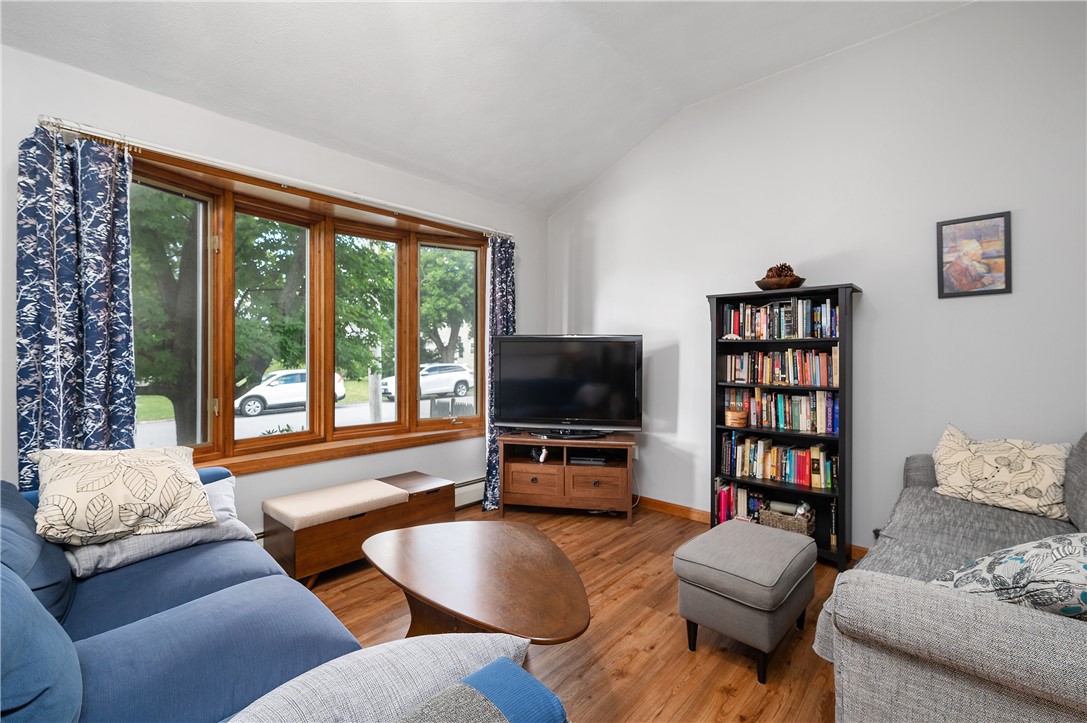 84 Rowe Avenue Pawtucket, RI 02861 - Photo 4 of 20 Gallery Image 4