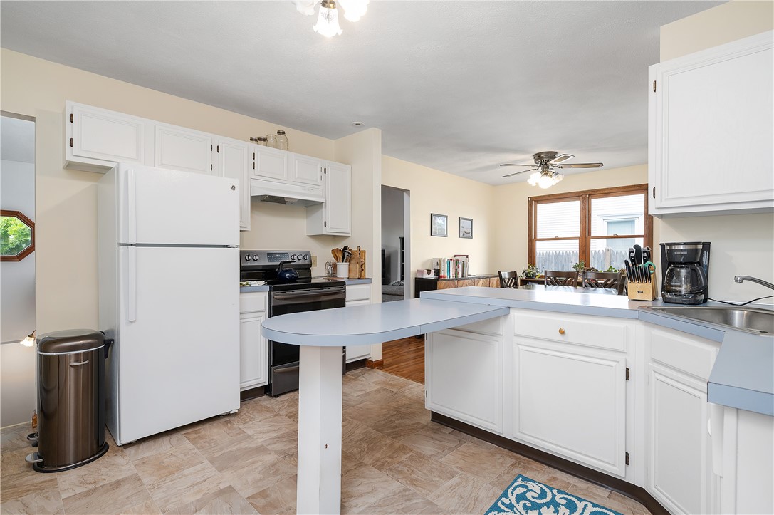 84 Rowe Avenue Pawtucket, RI 02861 - Photo 8 of 20 Gallery Image 8