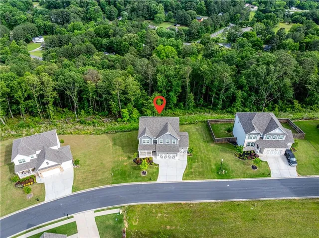 a view of entryway with outdoor space