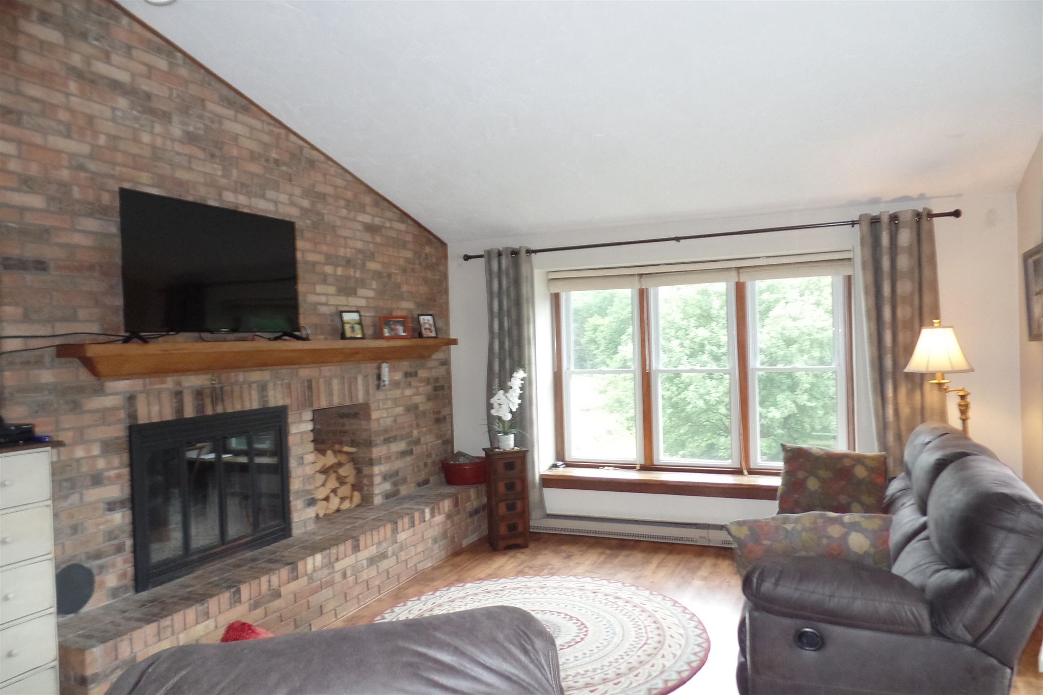 79 Bridge Street Barre Town, VT 05641 - Photo 4 of 40