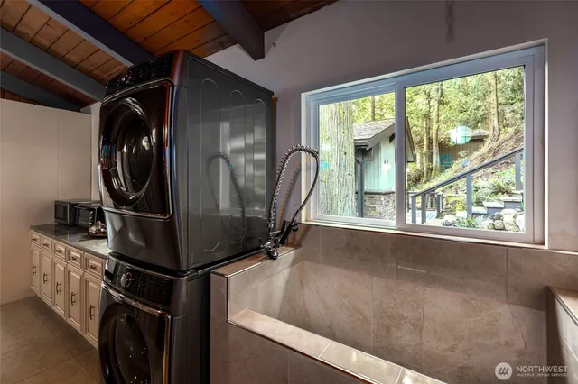 $1,550,000 | 455 Mineral Point Road, Friday Harbor, WA 98250