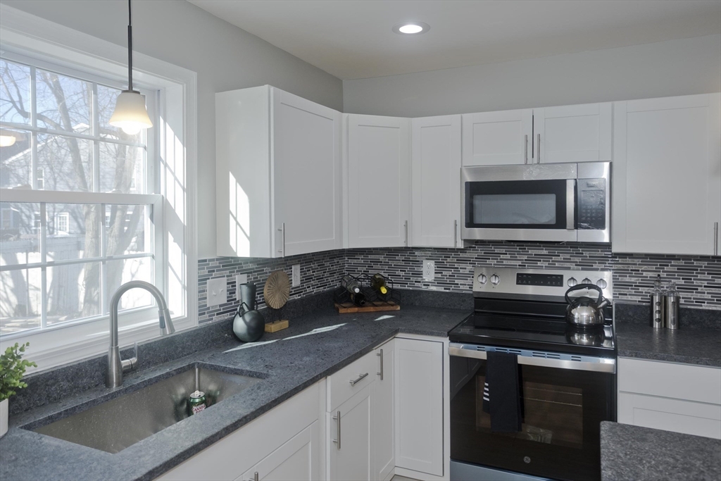 16-20 Cambridge Street Springfield, MA 01109 - Photo 5 of 29