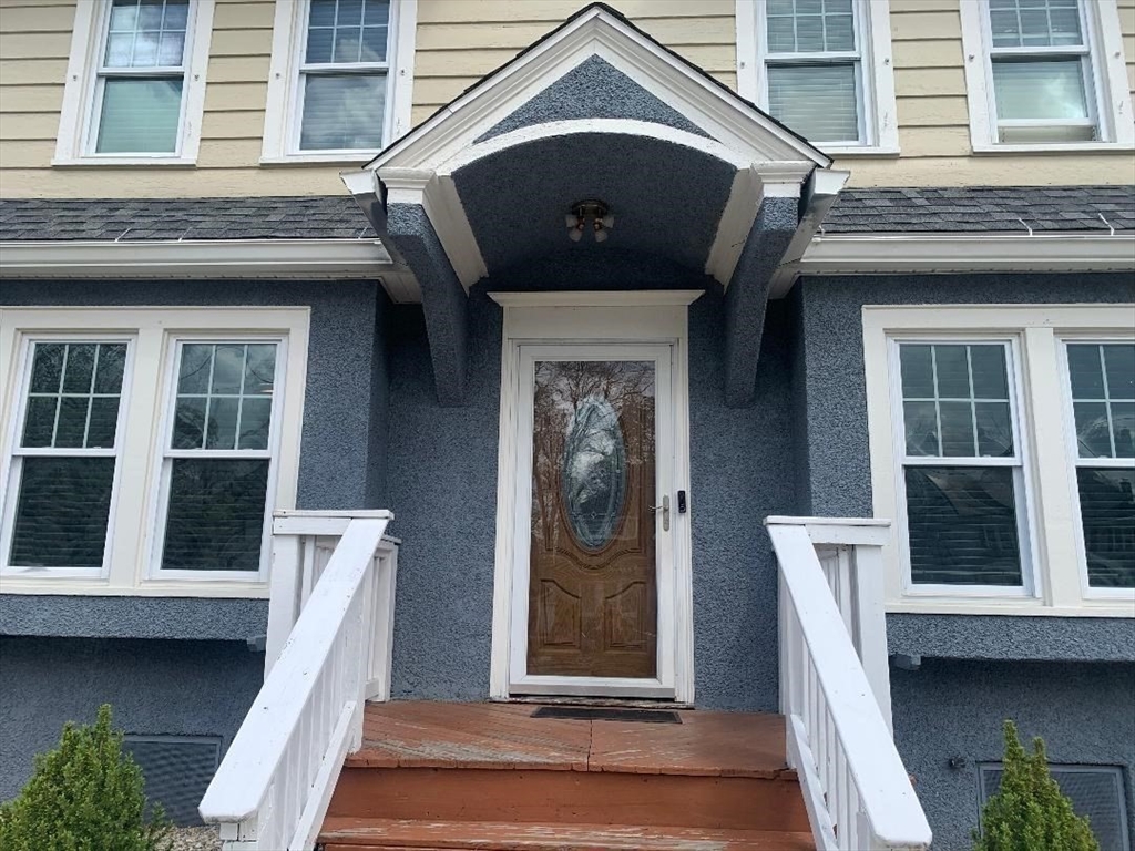 147 Belvidere Street Springfield, MA 01108 - Photo 2 of 27