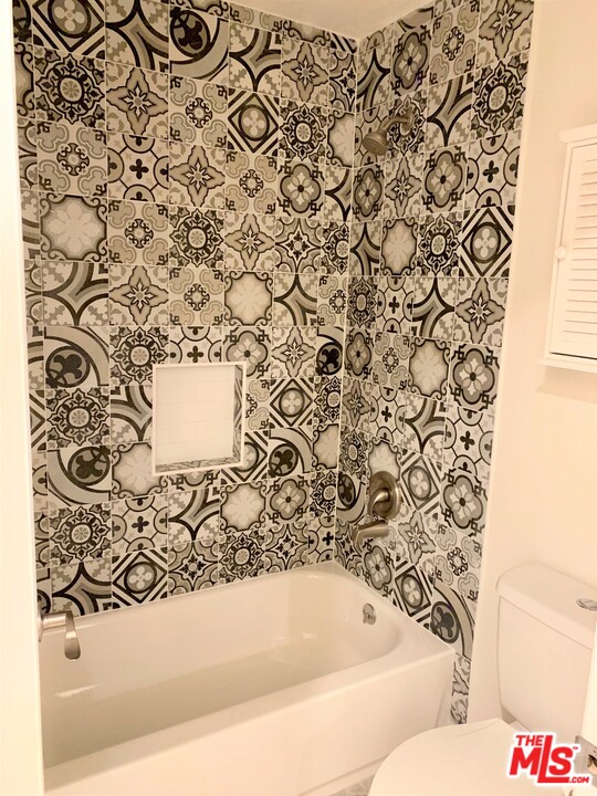 25661 Yucca Valley Road Valencia, CA 91355 - Photo 27 of 33 Gallery Image 27