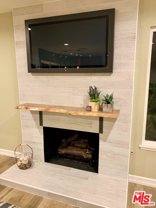 25661 Yucca Valley Road Valencia, CA 91355 - Photo 4 of 33 Gallery Image 4