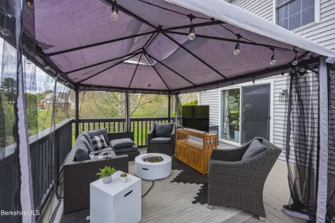 $575,000 | 14 County Court, Pittsfield, MA 01201