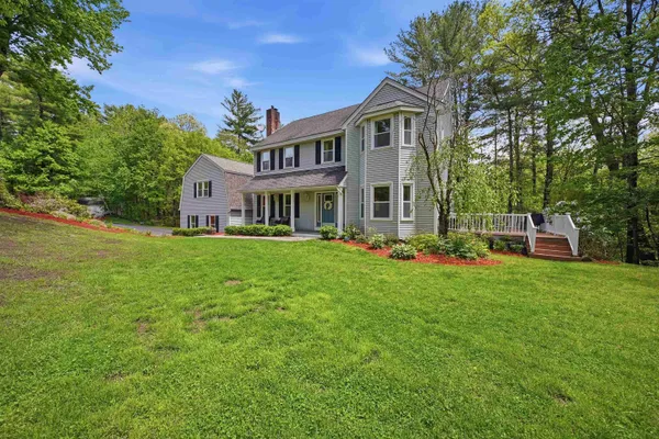 $949,000 | 7 Stony Point Drive, Londonderry, NH 03053